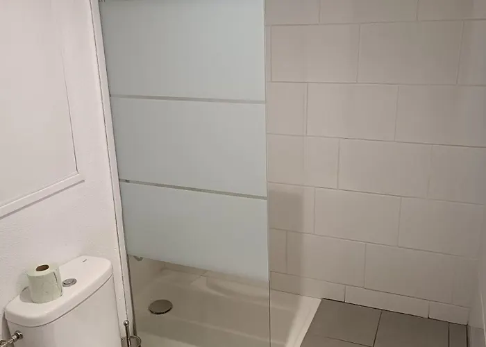 Proche Gare Avec Parking Лурд